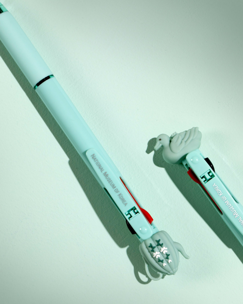 "meta_description": "Elevate your writing with the MUDS Celadon 3-Color Ballpoint Pen, inspired by Korean craftsmanship.",