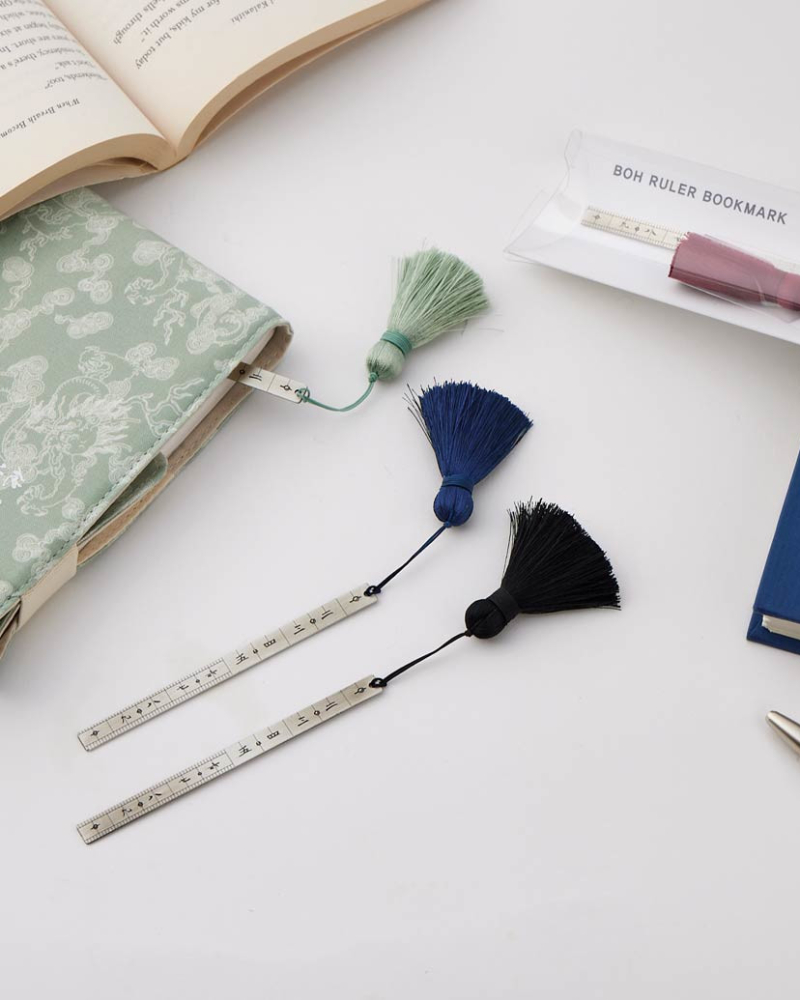 "meta_description": "Explore the MUDS Long Bookmark, a Goryeo Bookmark with dual functionality and historical elegance.",