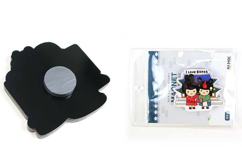 Korean Traditional Love Story Magnet - Home & Living - View 1