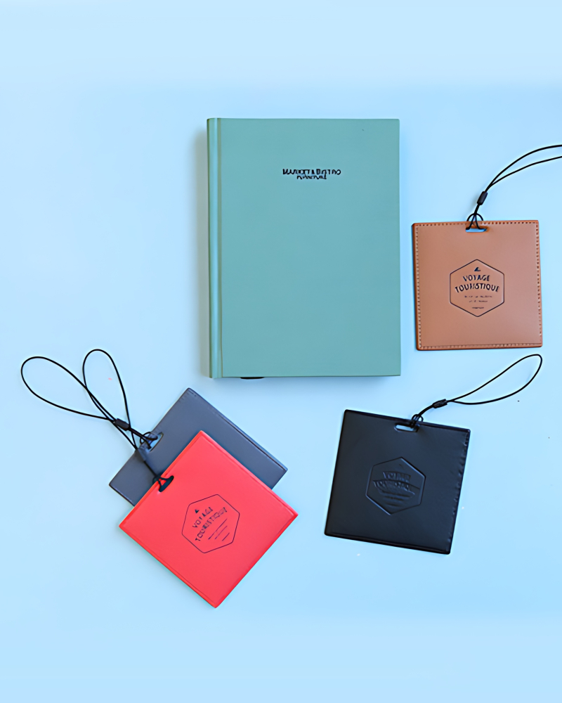 "meta_description": "Spot your luggage instantly with the Pinkfoot Voyage Carrier luggage tag. Stylish and secure!",