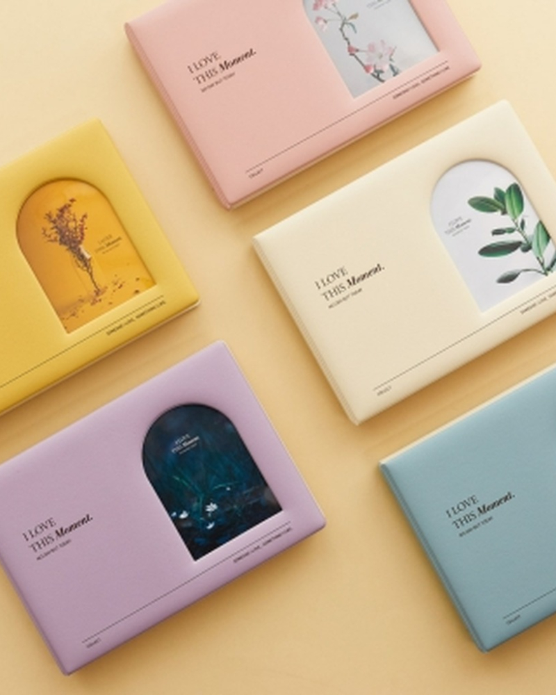 "meta_description": "Stylish mini photo album in synthetic leather holds 80 photos. Protect memories effortlessly.",