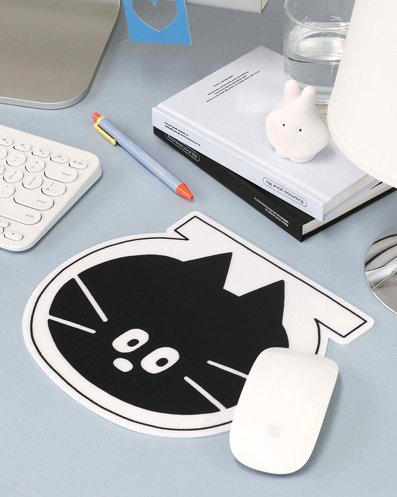 Alternative view of ICONIC Doodle Mouse Pad (01–04)