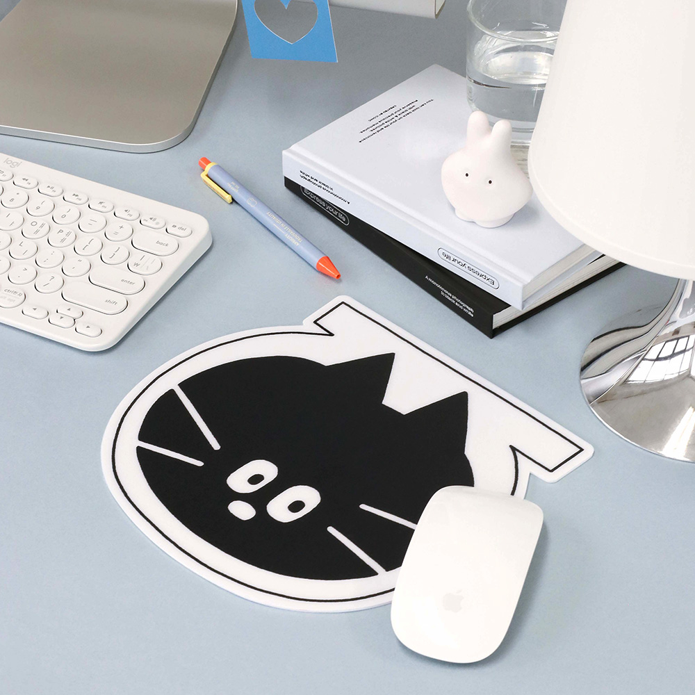 Alternative view of ICONIC Doodle Mouse Pad (01–04)