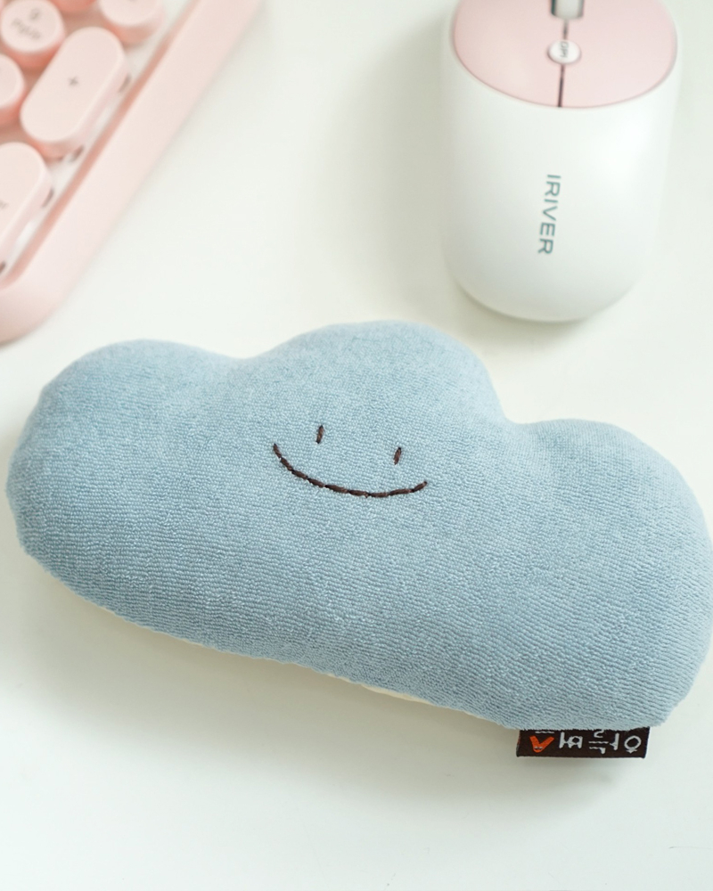 "meta_description": "Cozy SKYBUS wrist cushion for mouse comfort. Includes joyful smile design.",