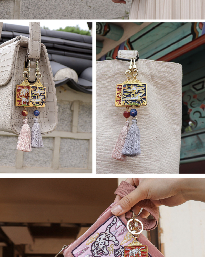 Alternative view of Traditional Tiger Chest Badge Norigae Keyring