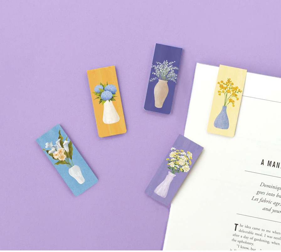 MONOLIKE Magnetic Bookmark – Olivia Flowers ver.2 - Bookmarks - View 1