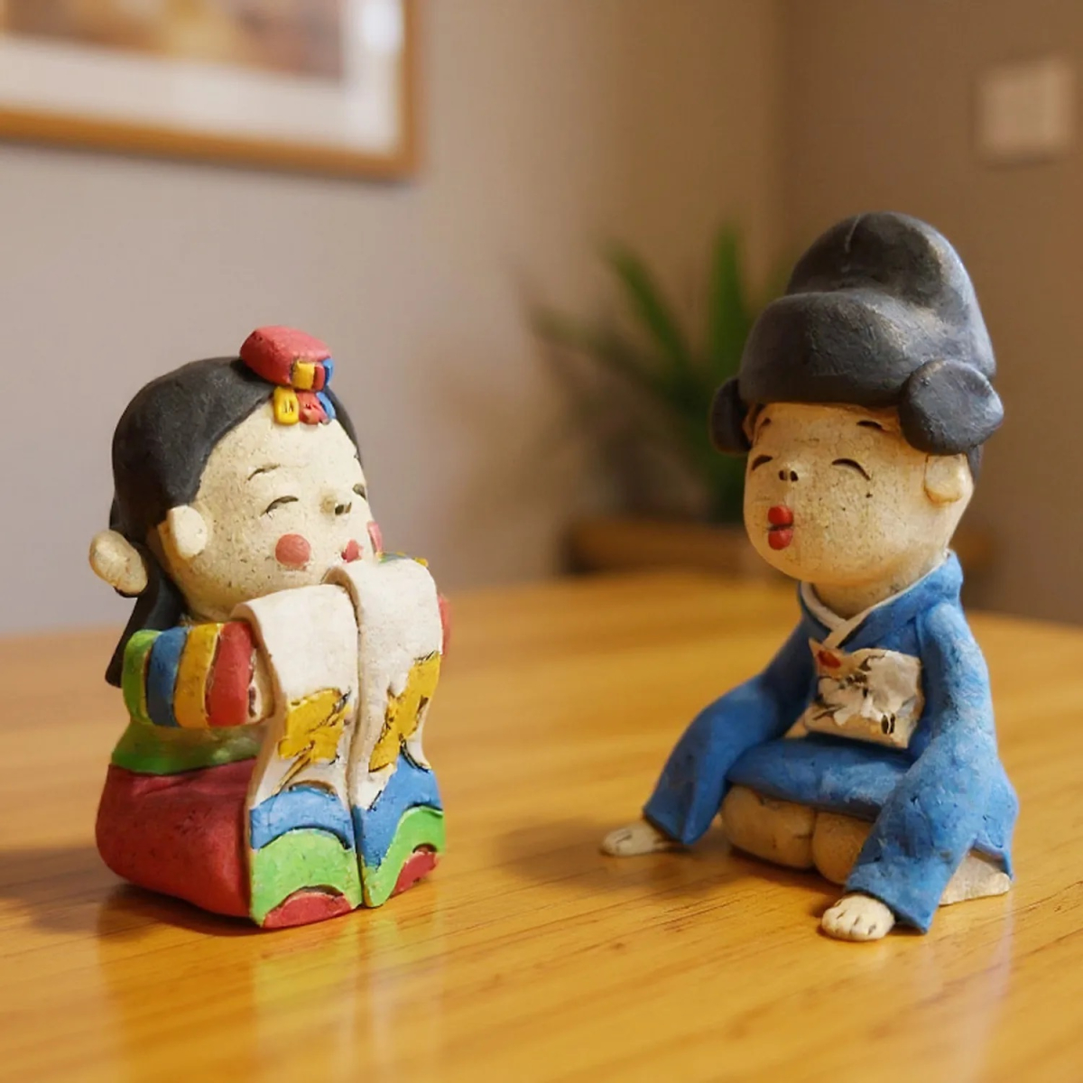 Alternative view of Korean Traditional Wedding Hanbok Ceramic Figurine Set