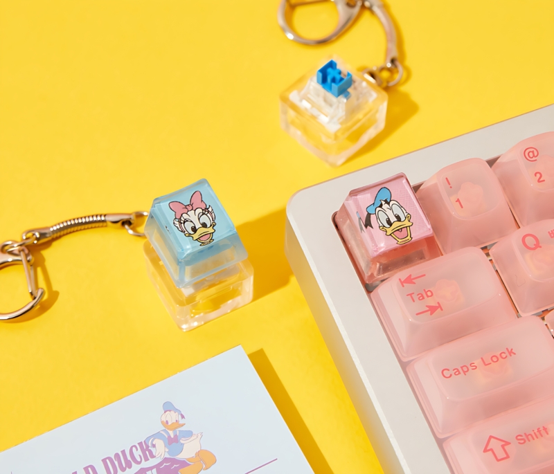 ARTIST COLLABORATION Disney Couple Keycap Keyring Set