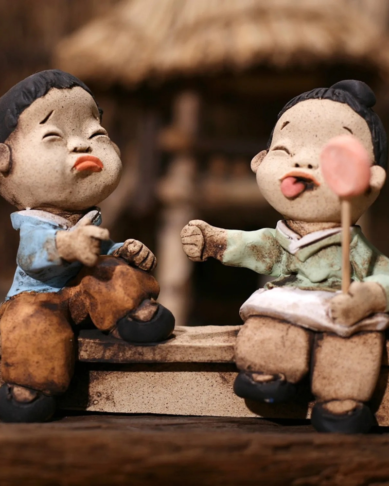 K-Heritage Korea Rock-Paper-Scissors Pottery Doll