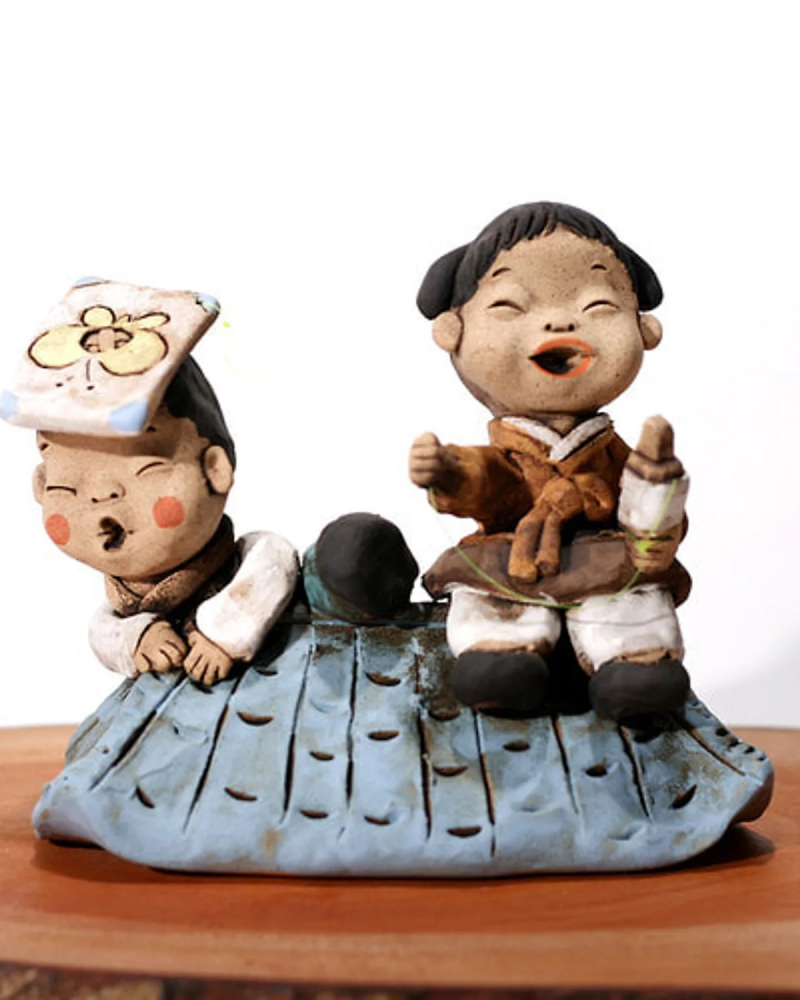 Alternative view of Korean Traditional Roof Hanbok Ceramic Figurine