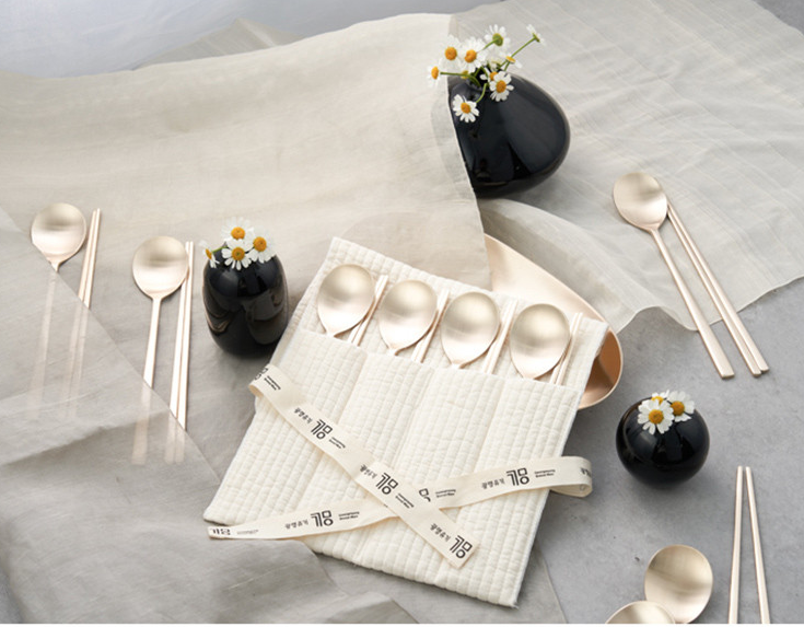 Alternative view of Gwangmyeong Yugi Bangjja Organic Spoon Set