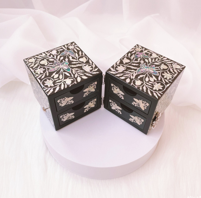 Alternative view of Mother-of-Pearl Lacquerware Flower Butterfly Mother-of-Pearl Jewelry Box