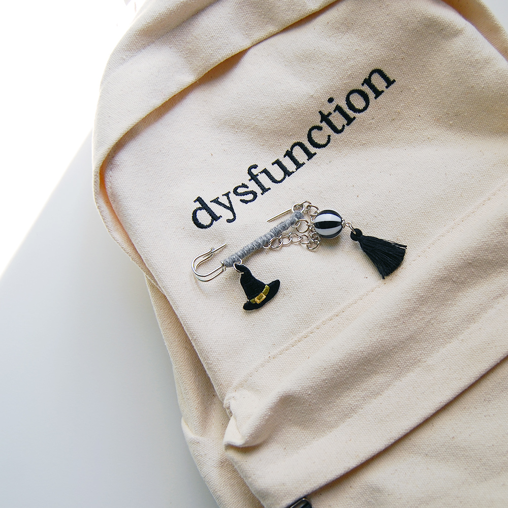 Alternative view of ALLPATTERN Toy Brooch – Halloween