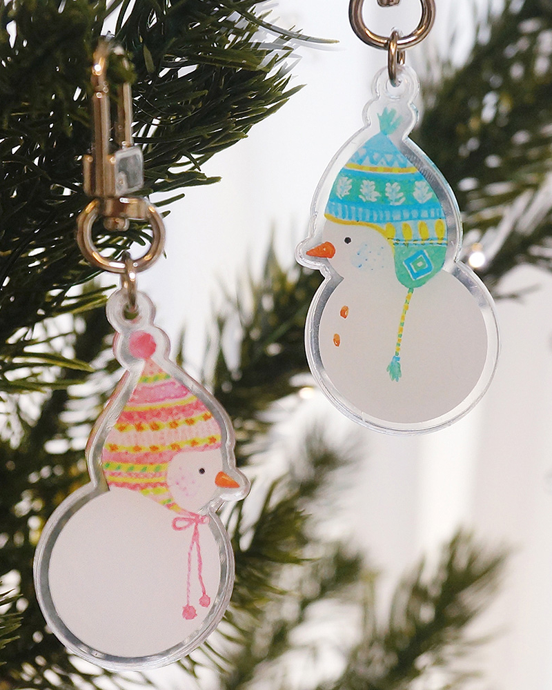 Alternative view of NEULBOM Snowman Couple Keyring