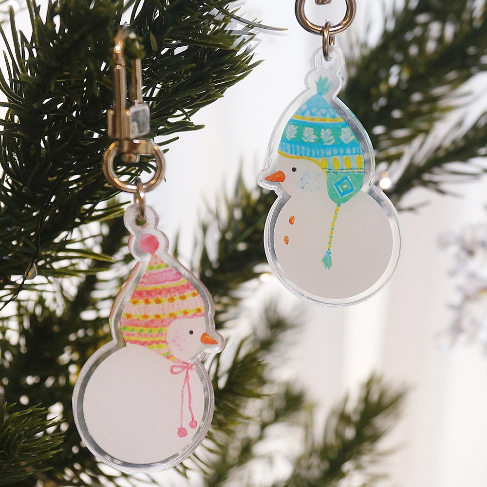 Alternative view of NEULBOM Snowman Couple Keyring