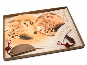 Alternative view of Genre Painting Fan Set [Dano Festival Scene]