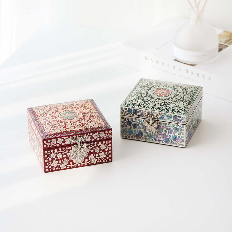 Alternative view of Mini Mother-of-Pearl Jewelry Box Plum Blossom & Arabesque Pattern 11cm