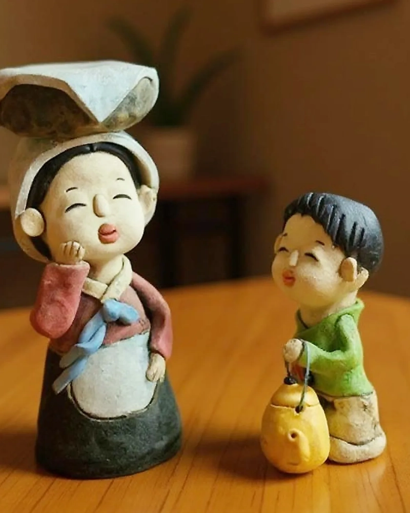 Korean Traditional Ceramic Figurine Set Saecham
