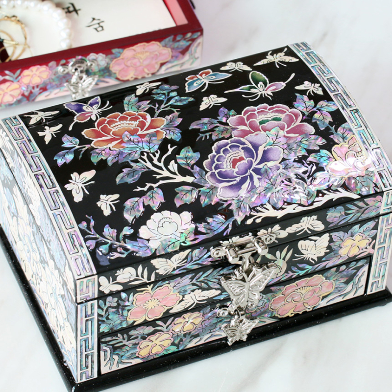 Alternative view of Peony Single-tier Mother-of-pearl Lacquerware Jewelry Box