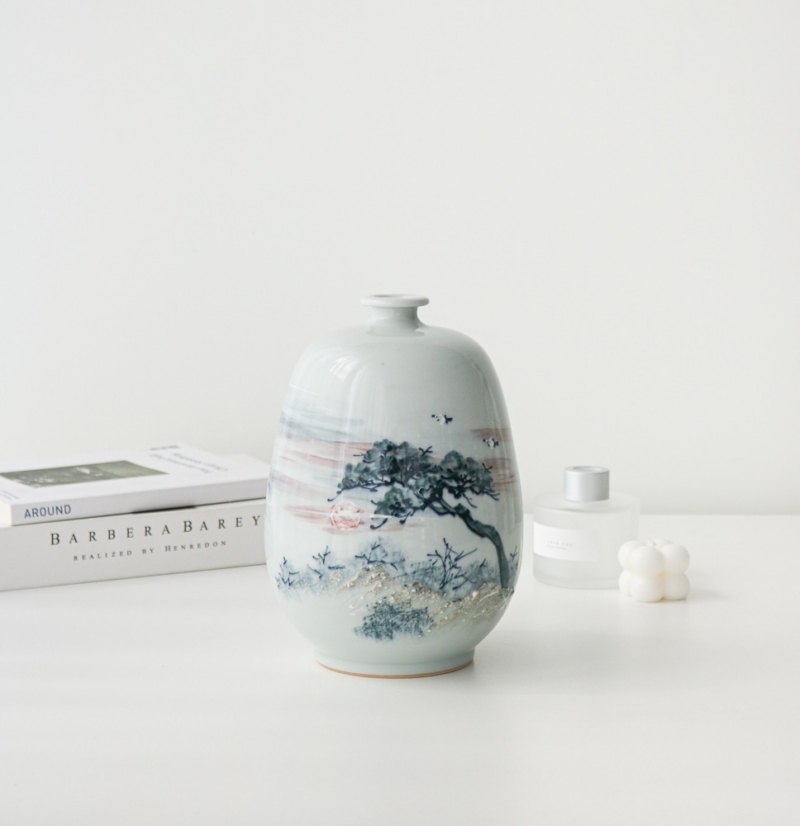 White Porcelain Landscape Pyeonbyeong Vase by Master Kwon Oh-hak