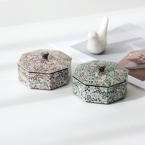 Korean Najeonchilgi Mother of Pearl Plum Blossom Octagonal Box 9cm