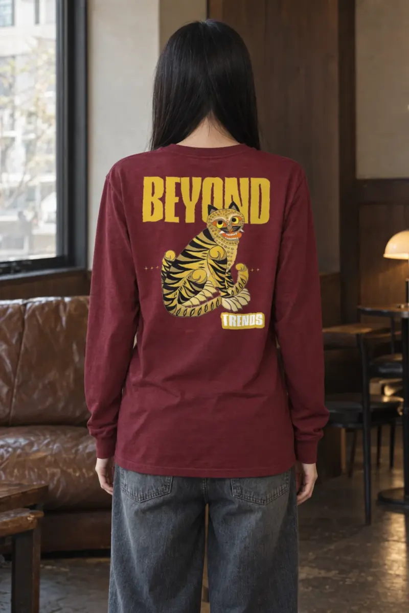 “Beyond trends” Unisex Longsleeve T-shirt | Gildan 2400