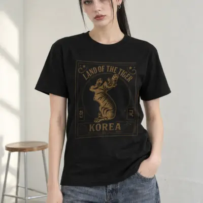 "Land of tiger" Heavyweight Unisex Crewneck T-shirt