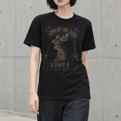 "Land of tiger" Heavyweight Unisex Crewneck T-shirt