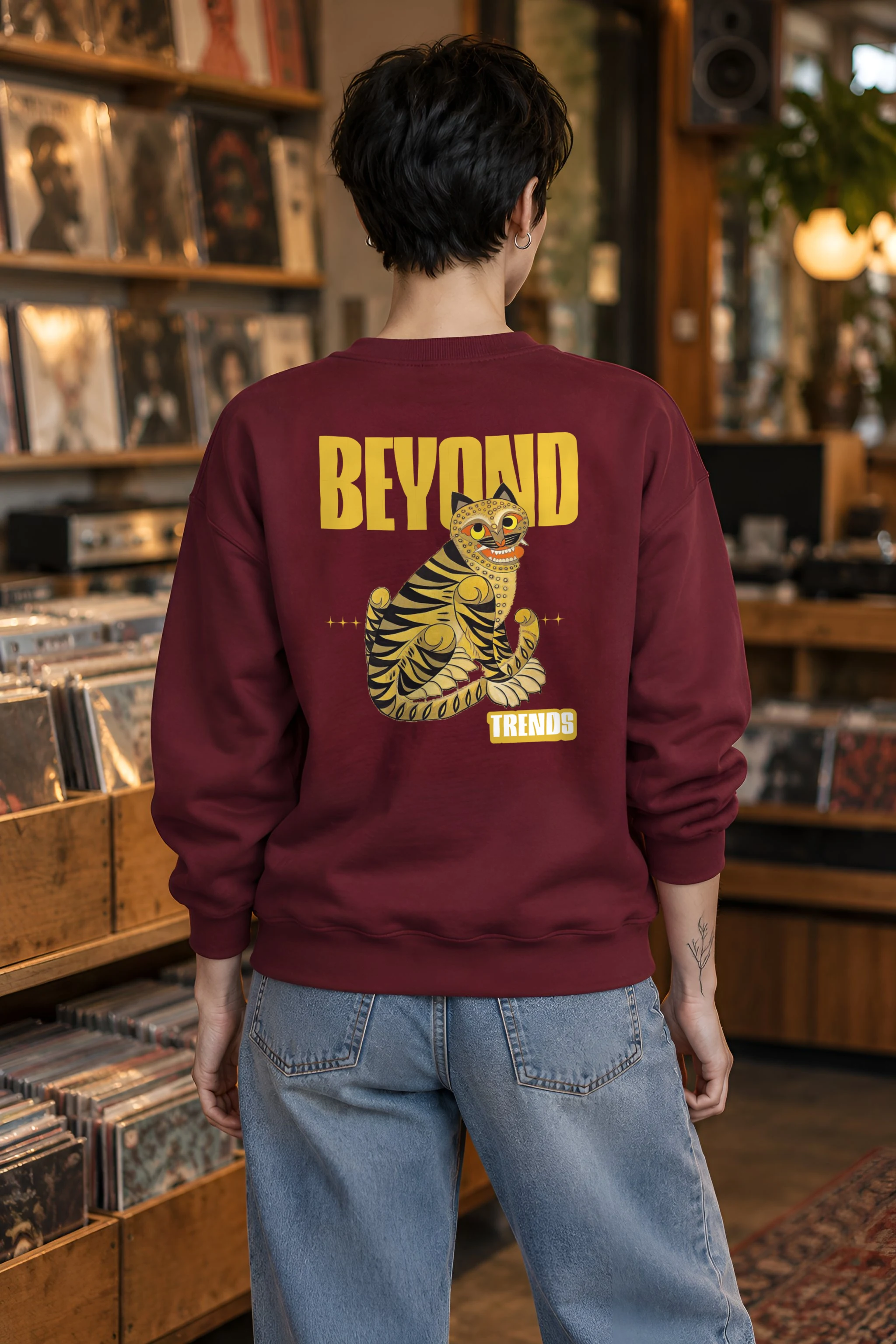 "Beyond Trends Tiger" 1 Crewneck Sweatshirt