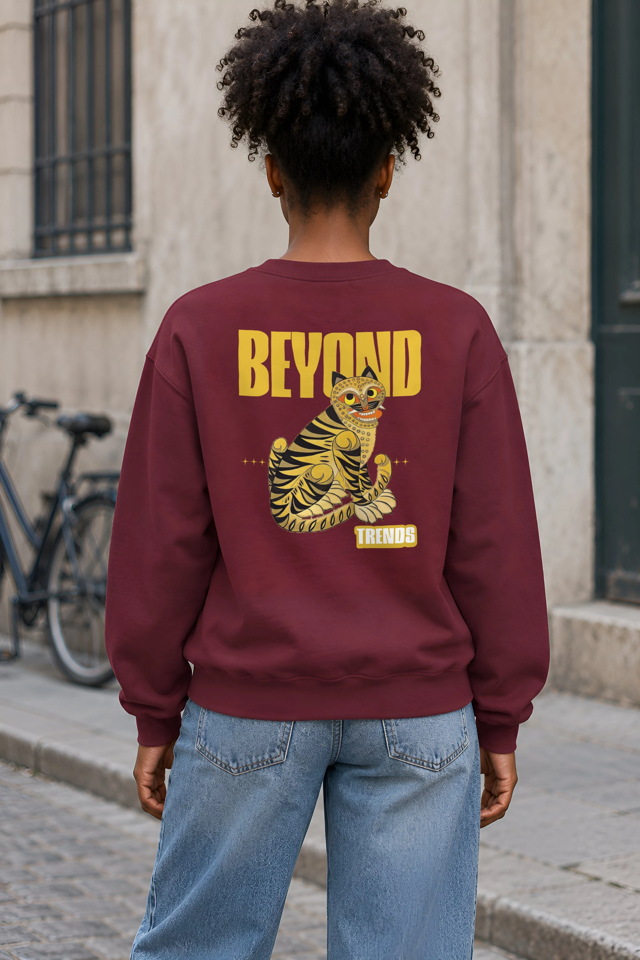 "Beyond Trends Tiger" 1 Crewneck Sweatshirt