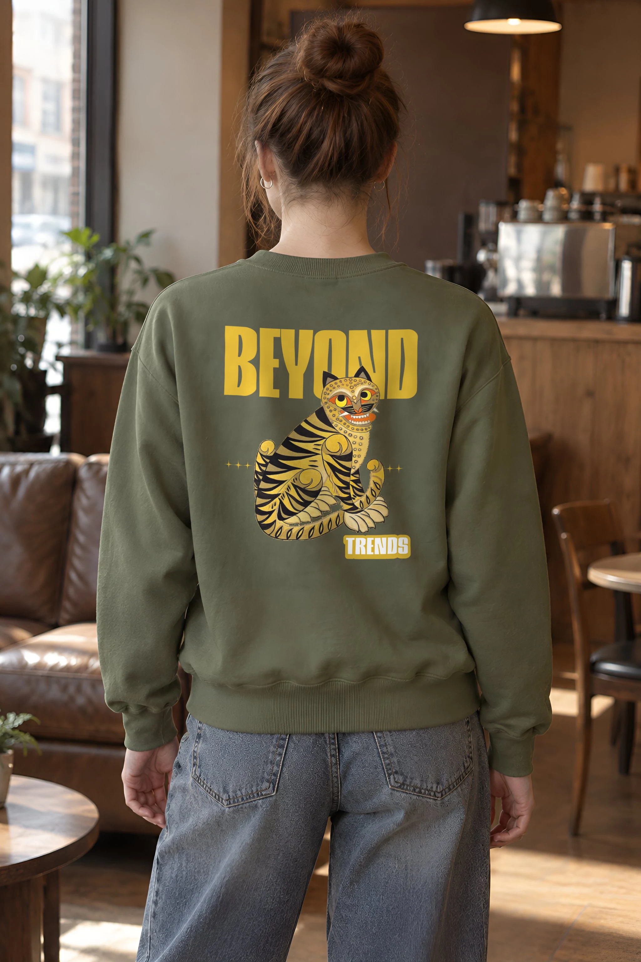 "Beyond Trends Tiger" 1 Crewneck Sweatshirt