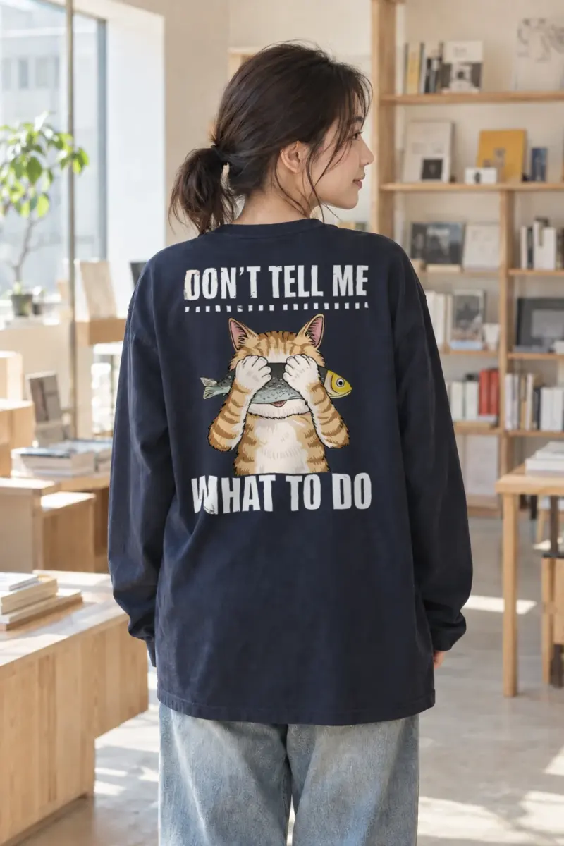 "Cat With Fish" Unisex Longsleeve T-shirt | Gildan 2400