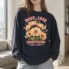 "Deep Love Daisies" Unisex Longsleeve T-shirt | Gildan 2400