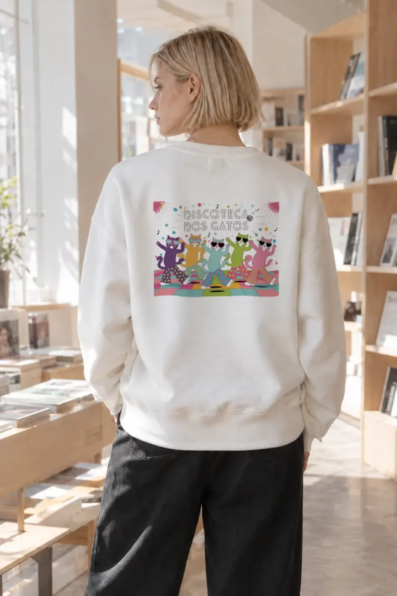 "Discoteca Dos Gatos" Heavy Blend Unisex Crewneck Sweatshirt | Gildan 18000