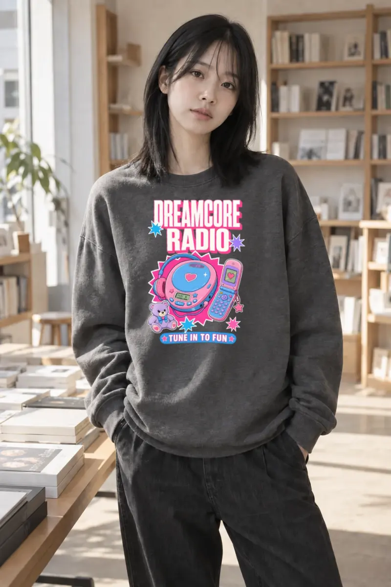 "Dreamcore Radio" Heavy Blend Unisex Crewneck Sweatshirt | Gildan 18000