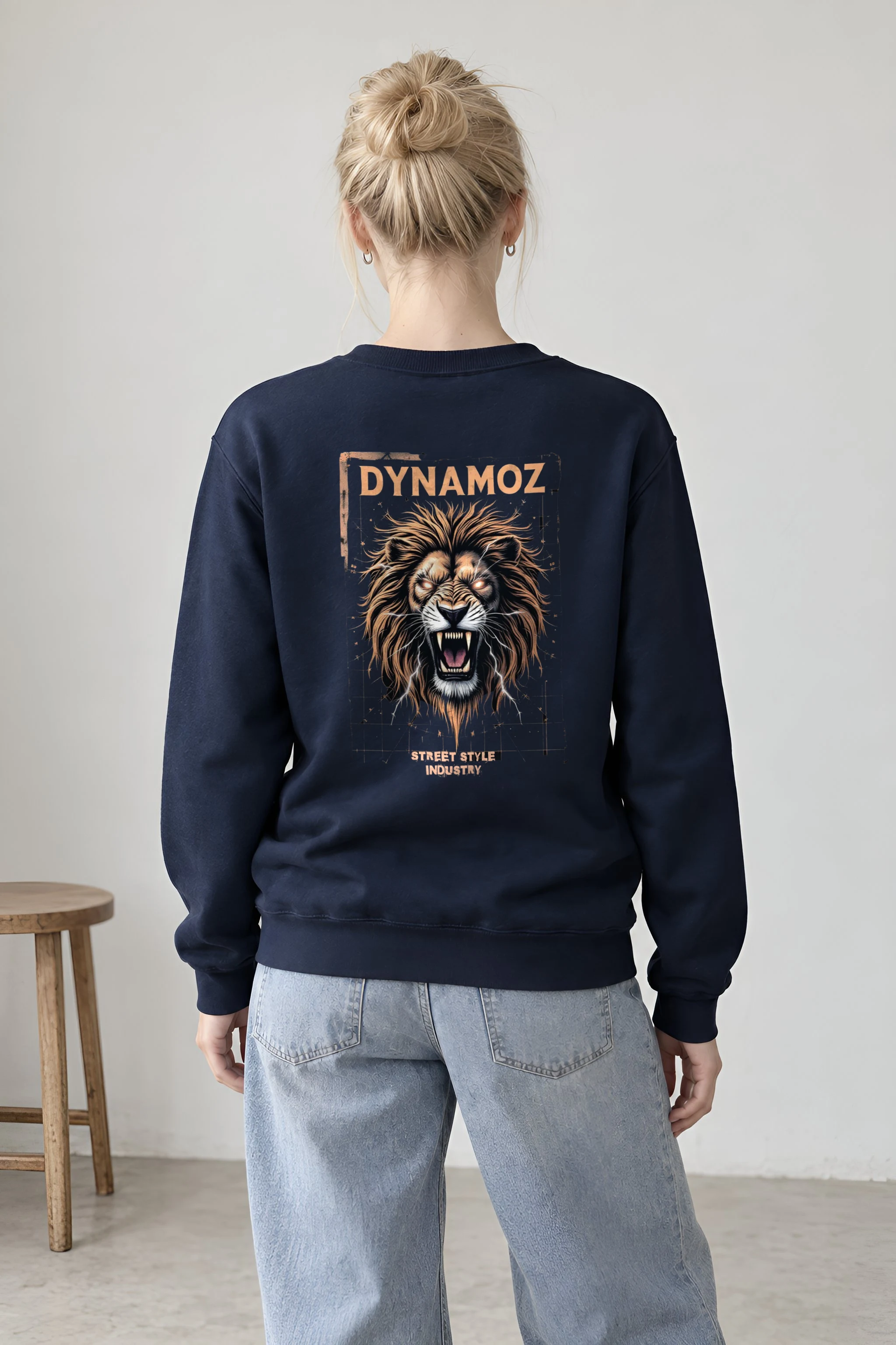 "Dynamoz Lion Roar" 1 Crewneck Sweatshirt
