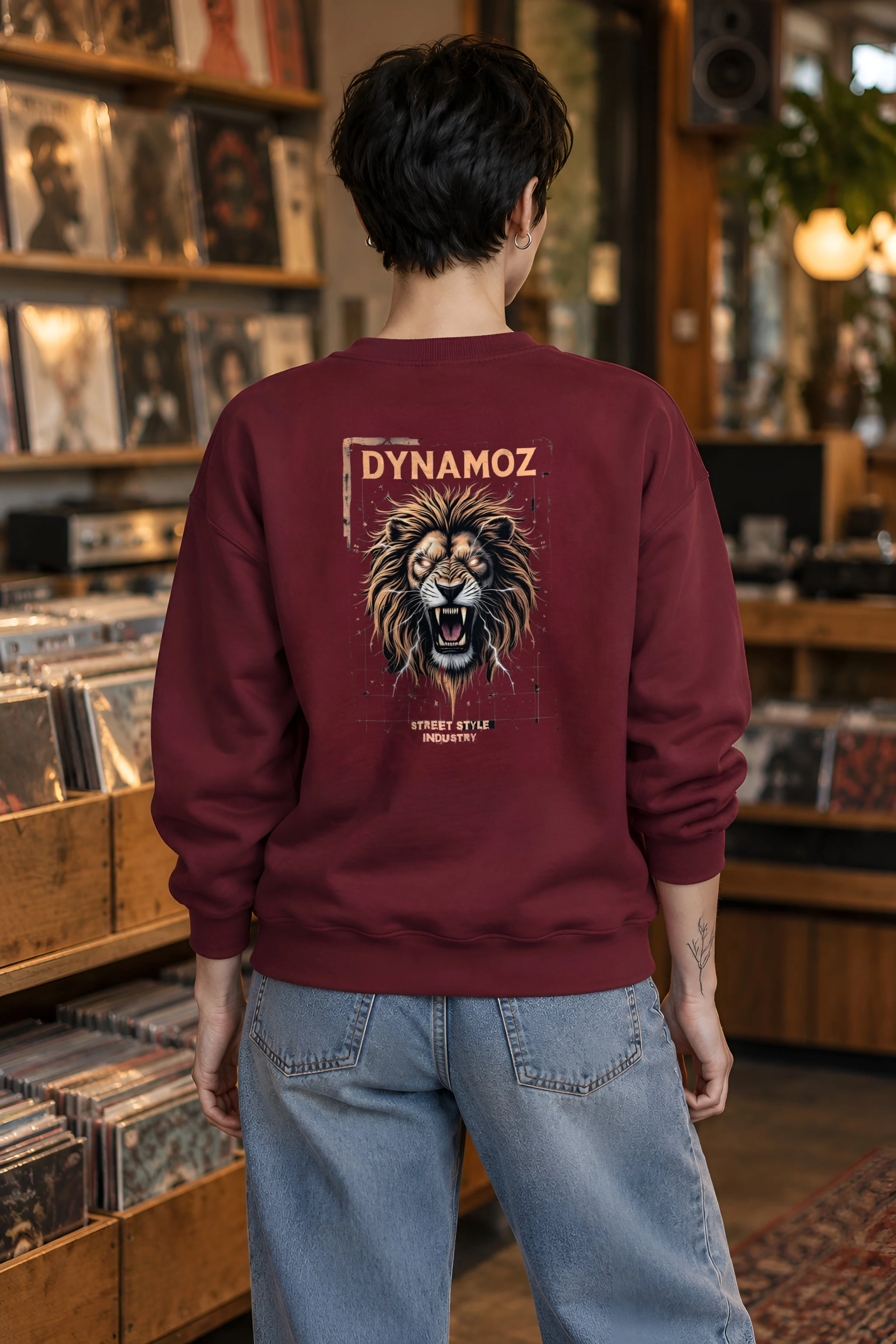"Dynamoz Lion Roar" 1 Crewneck Sweatshirt