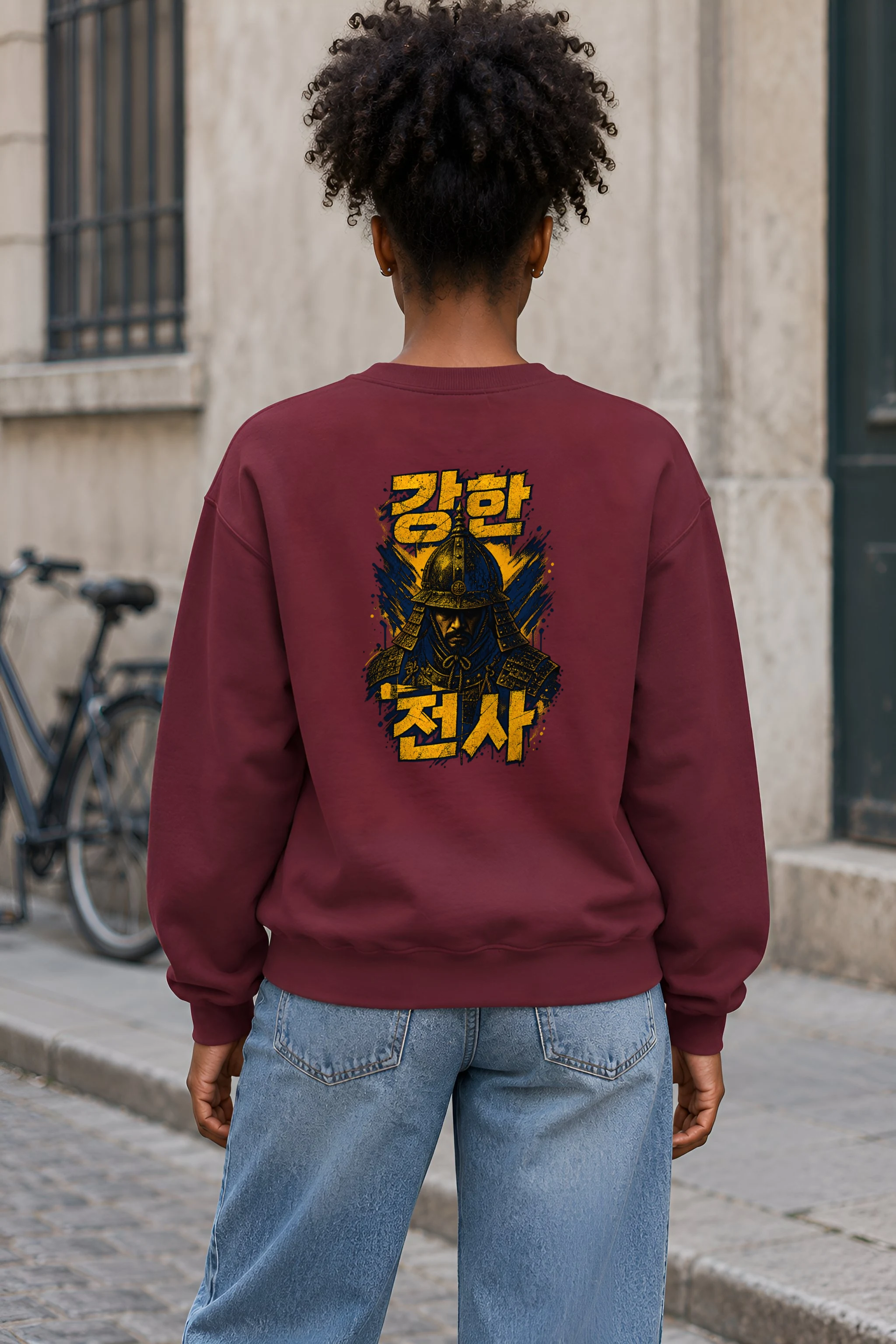 "강한 전사" Unisex Crewneck Sweatshirt