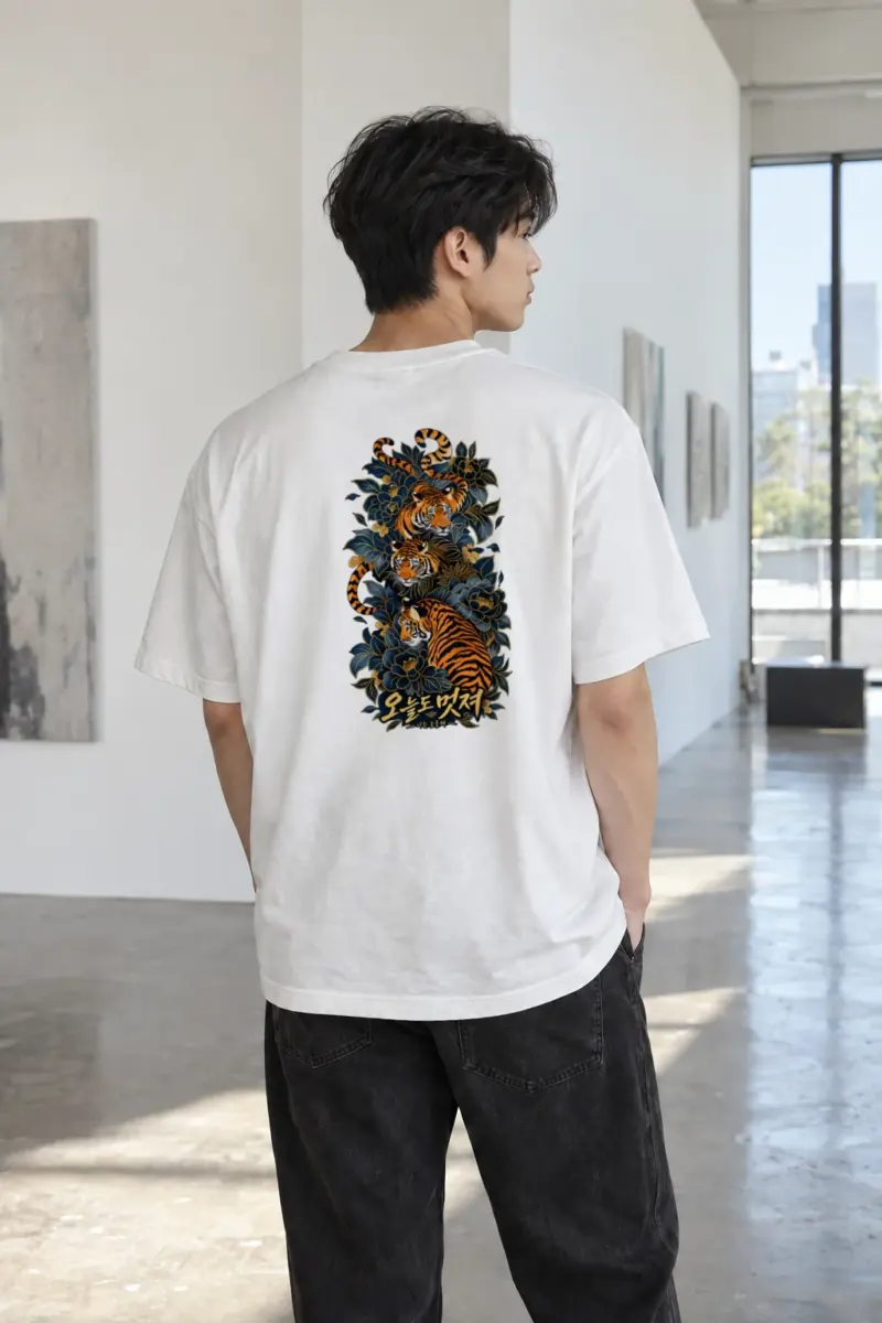 "오늘도 멋져" Heavyweight Unisex Crewneck T-shirt | Gildan 5000