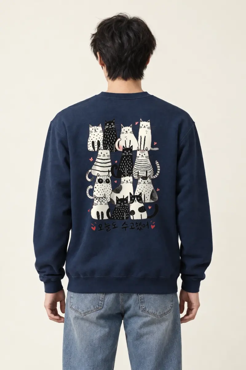 "오늘도 수고했어 Cats" Heavy Blend Unisex Crewneck Sweatshirt