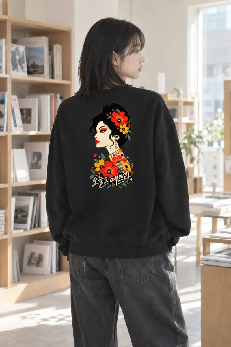 "오늘도 예쁘다 Poppy Portrait" Heavy Blend Unisex Crewneck Sweatshirt | Gildan 18000