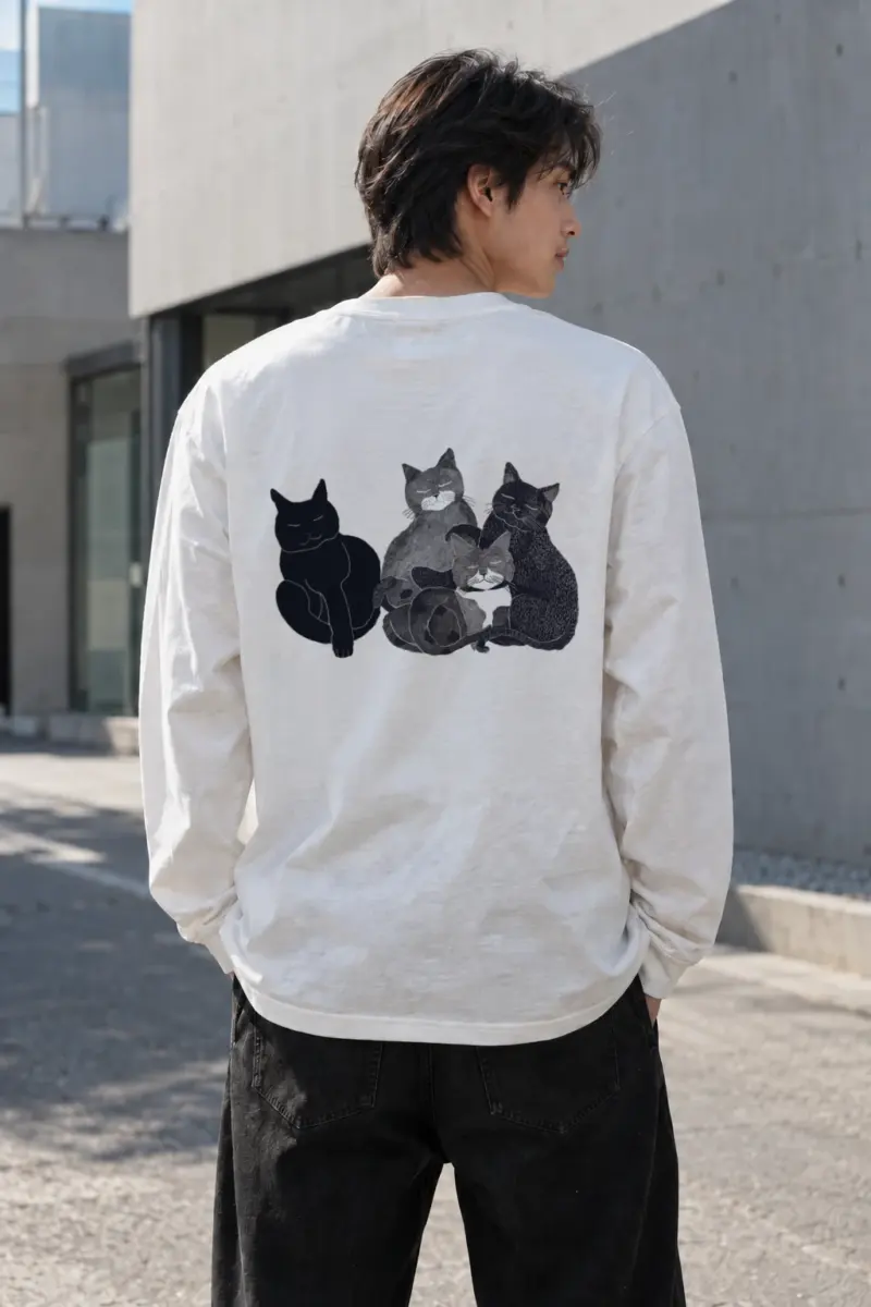 "Five Cat Gathering" Unisex Longsleeve T-shirt | Gildan 2400