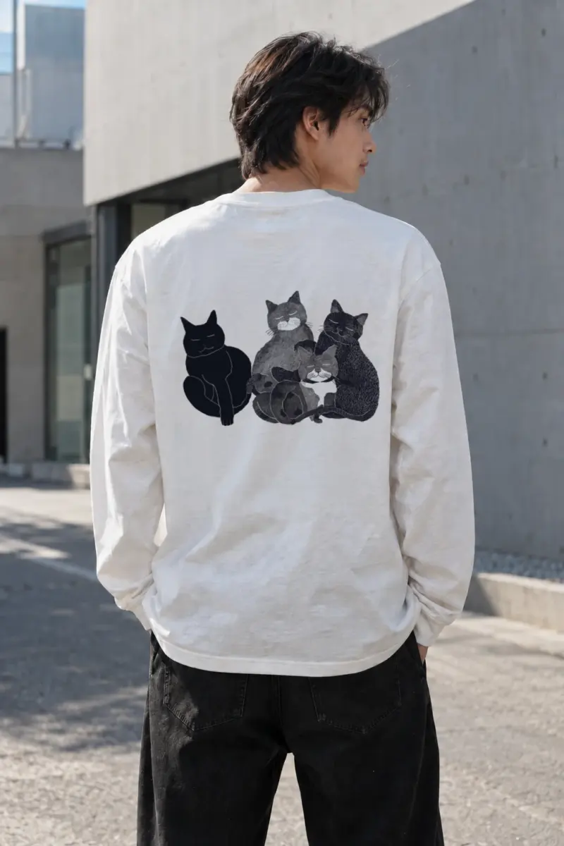 "Five Cat Gathering" Unisex Longsleeve T-shirt | Gildan 2400