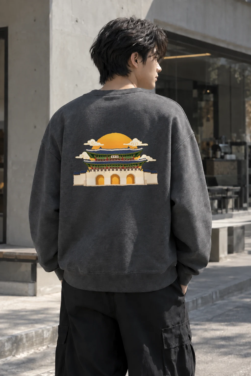 "Gwanghwamun Golden Sun" Heavy Blend Unisex Crewneck Sweatshirt | Gildan 18000