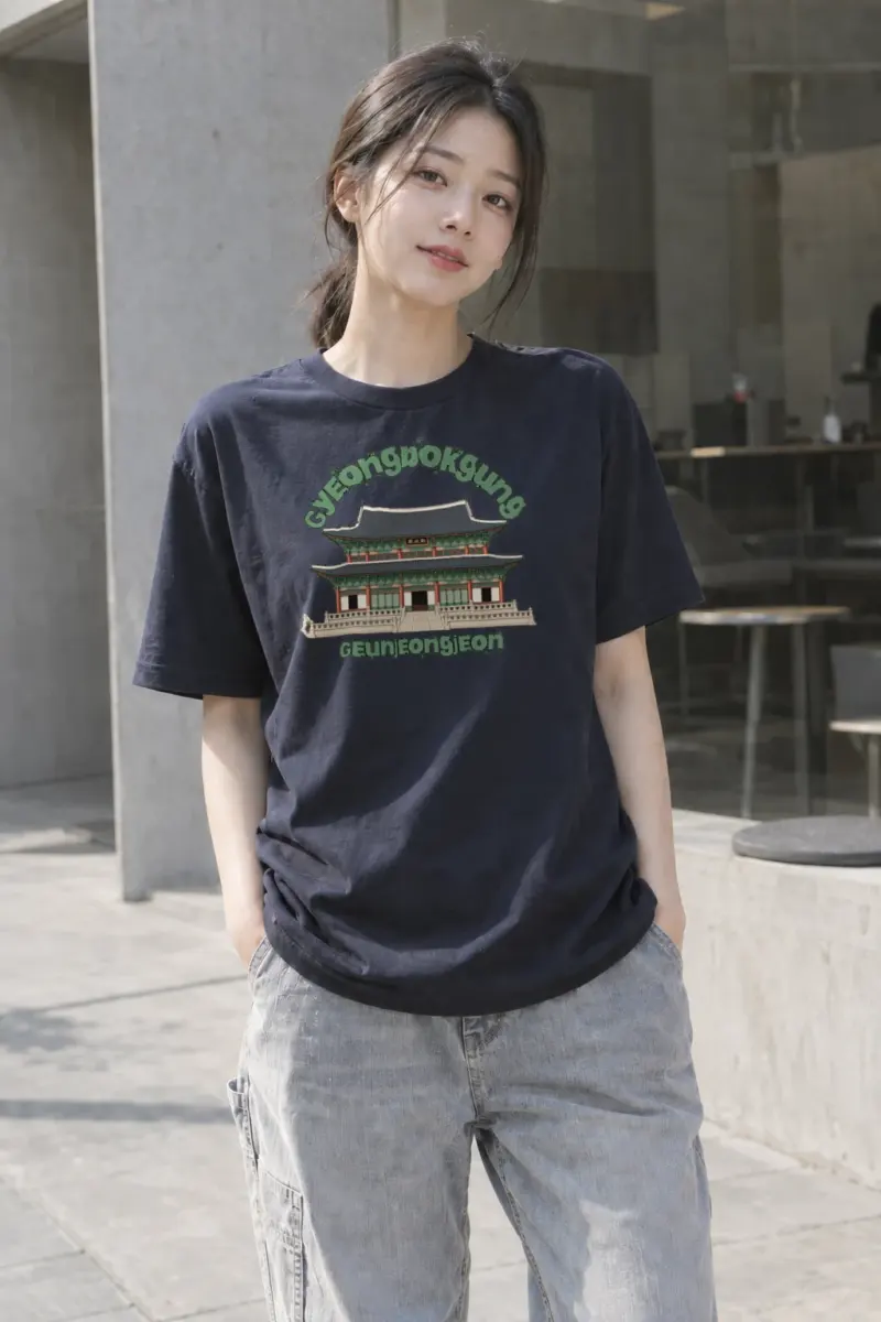 "Gyeongbokgung Line Art" Heavyweight Unisex Crewneck T-shirt | Gildan 5000