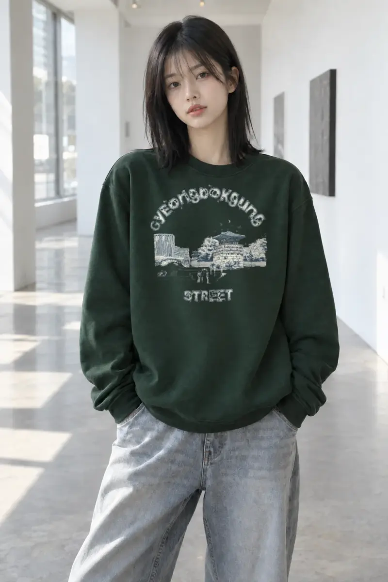 "Gyeongbokgung Street" Heavy Blend Unisex Crewneck Sweatshirt | Gildan 18000