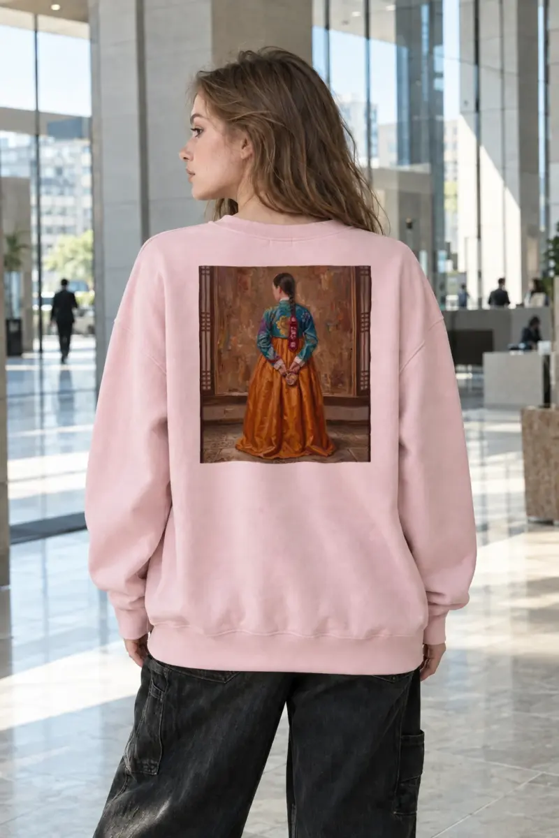 "Hanbok From Behind" Heavy Blend Unisex Crewneck Sweatshirt | Gildan 18000