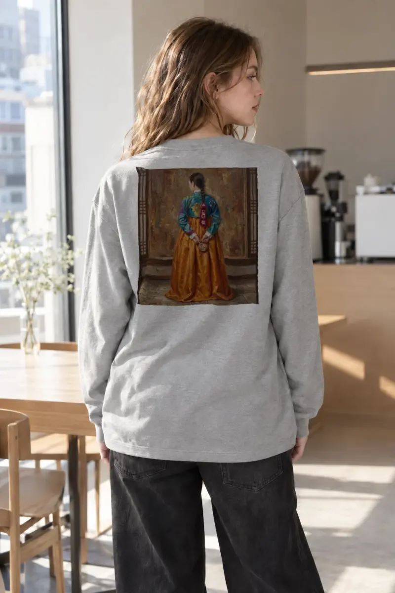 “Hanbok From Behind” Unisex Longsleeve T-shirt | Gildan 2400
