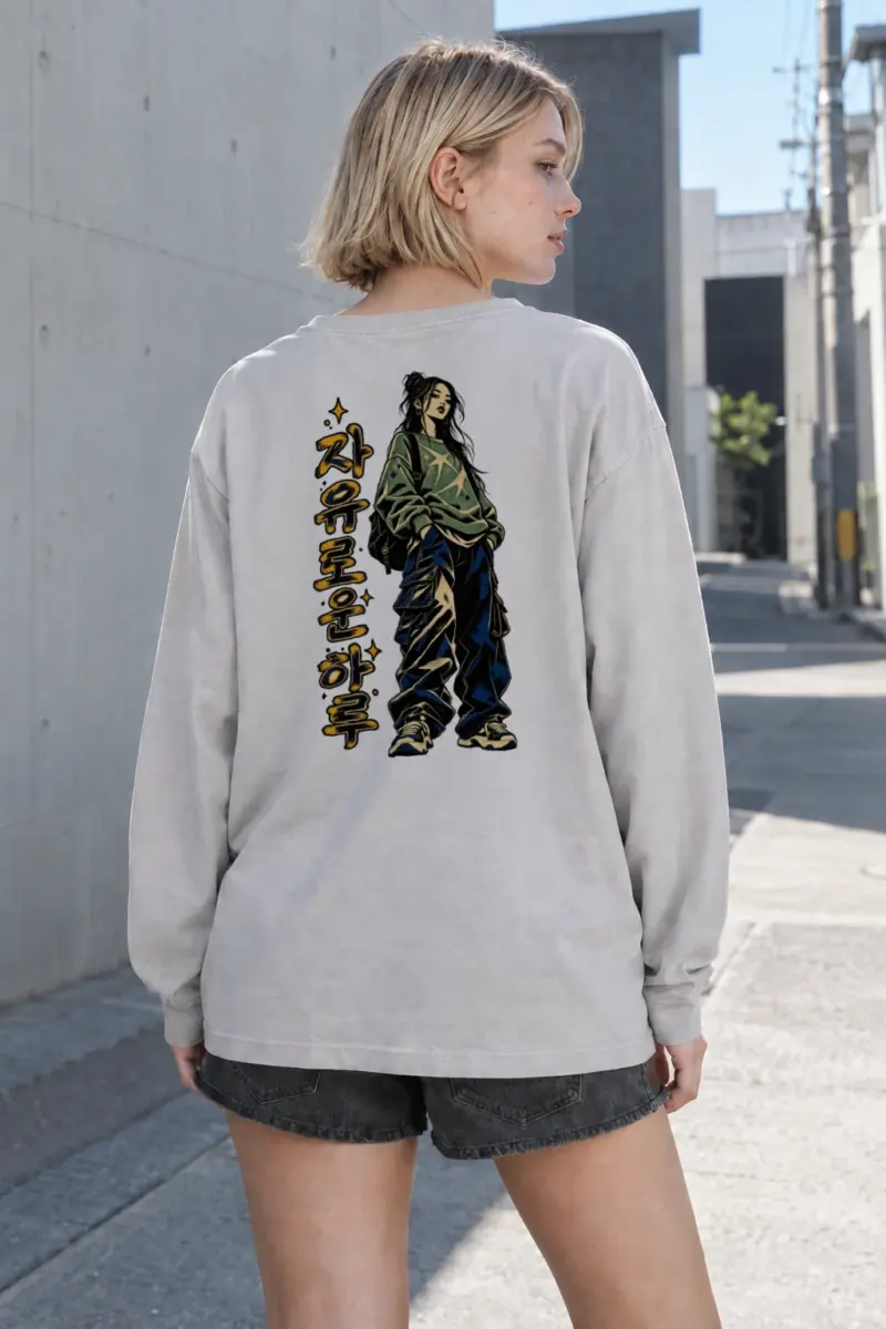 "Hangul Streetwear Muse" Unisex Longsleeve T-shirt | Gildan 2400