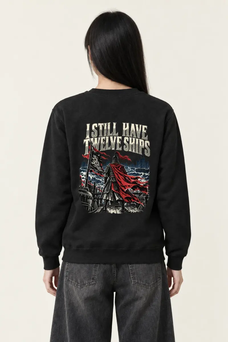 “I Still Have Twelve Ships · Admiral Yi Sun-sin 이순신” Heavy Blend Unisex Crewneck Sweatshirt